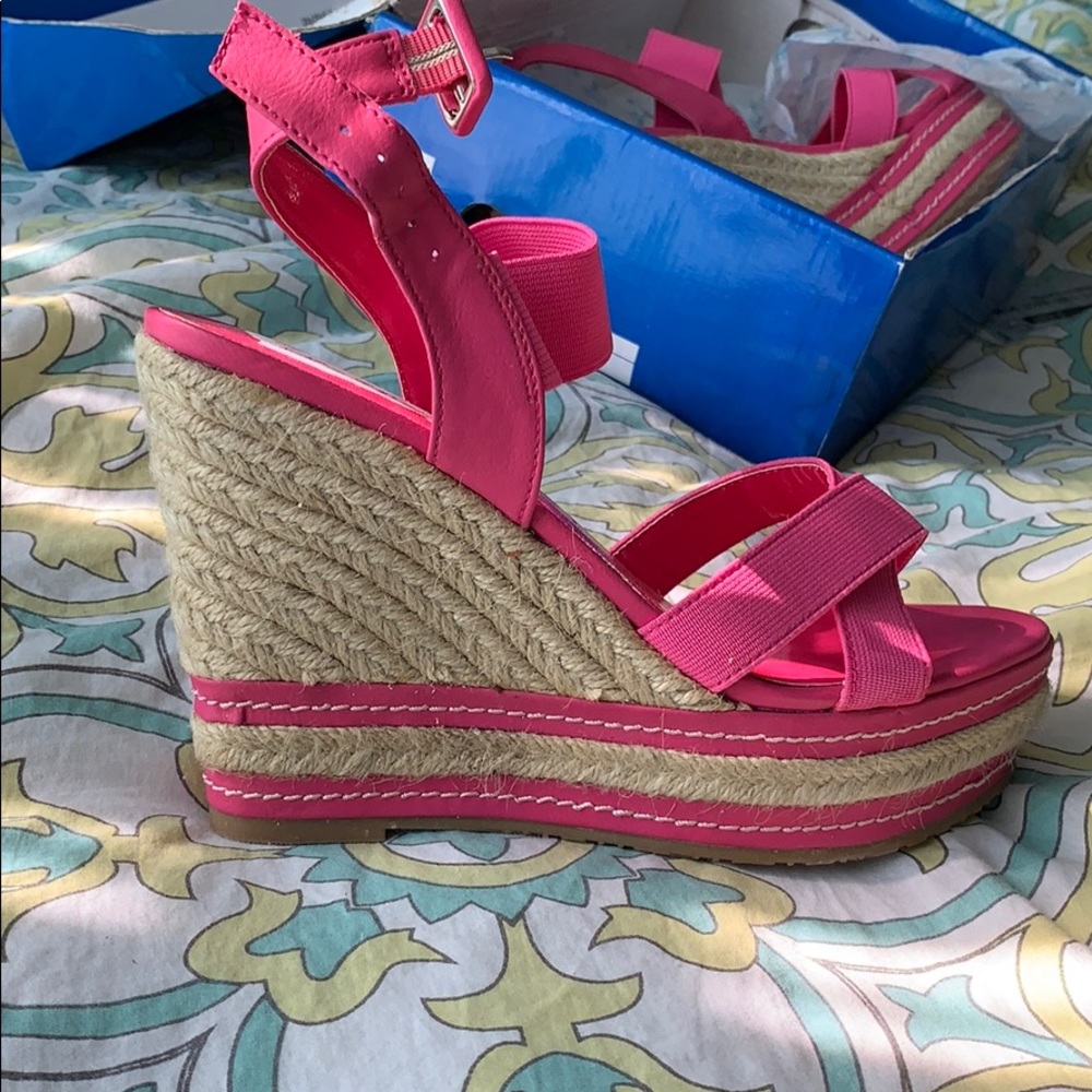 De blossom collection wedge